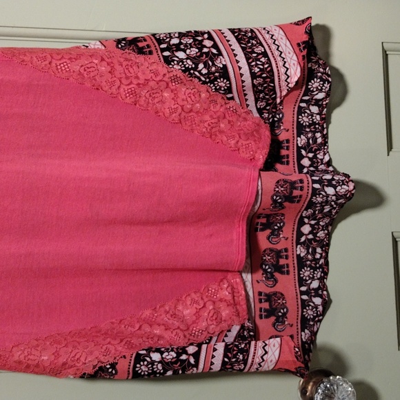 Women's American Dream elephant print coral black hi lo hem tee Small - Picture 4 of 7